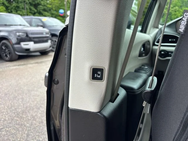 Used 2023 Gray Chrysler LX image 17