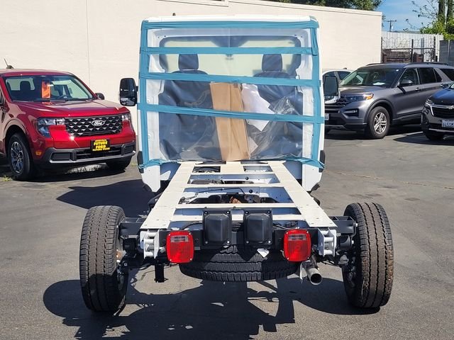 New 2025 Oxford White Ford Cutaway image 5