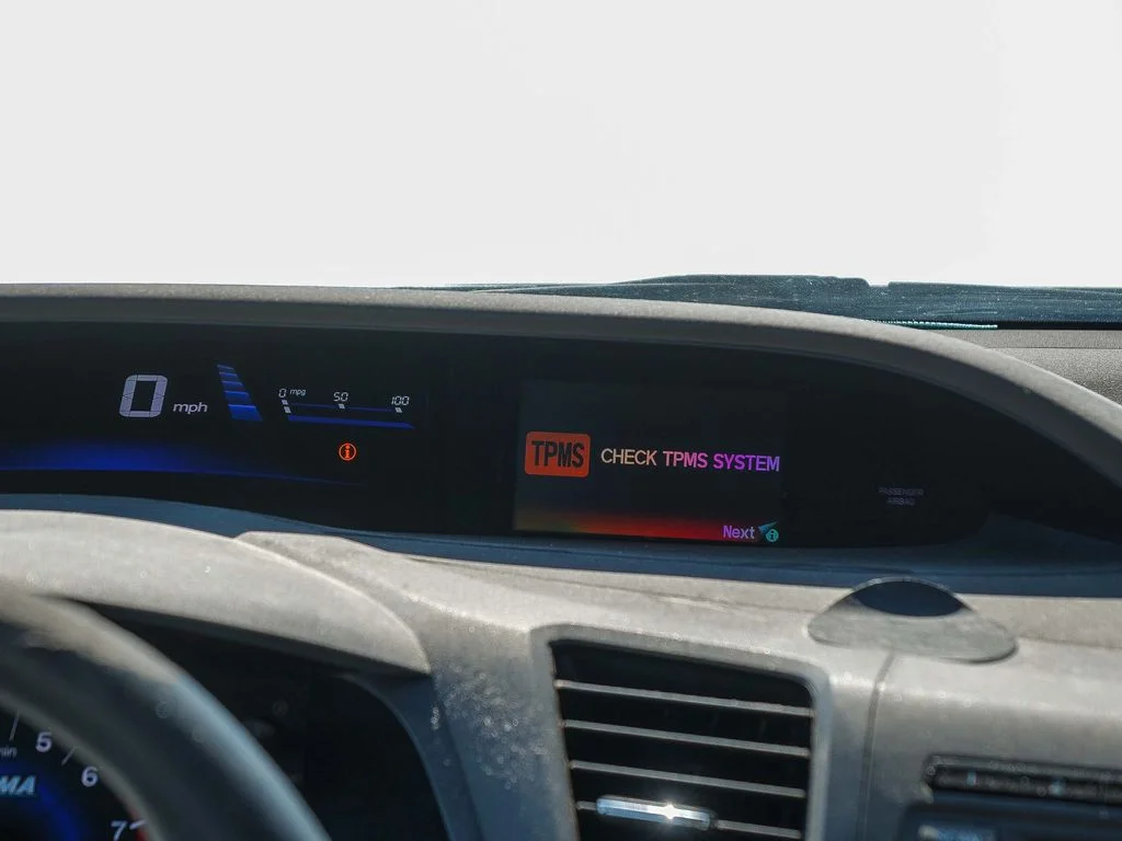 Used 2012 Crystal Black Pearl Honda Hybrid image 15