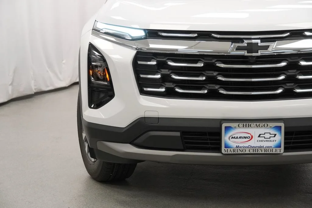 New 2027 Summit White Chevrolet LT image 30