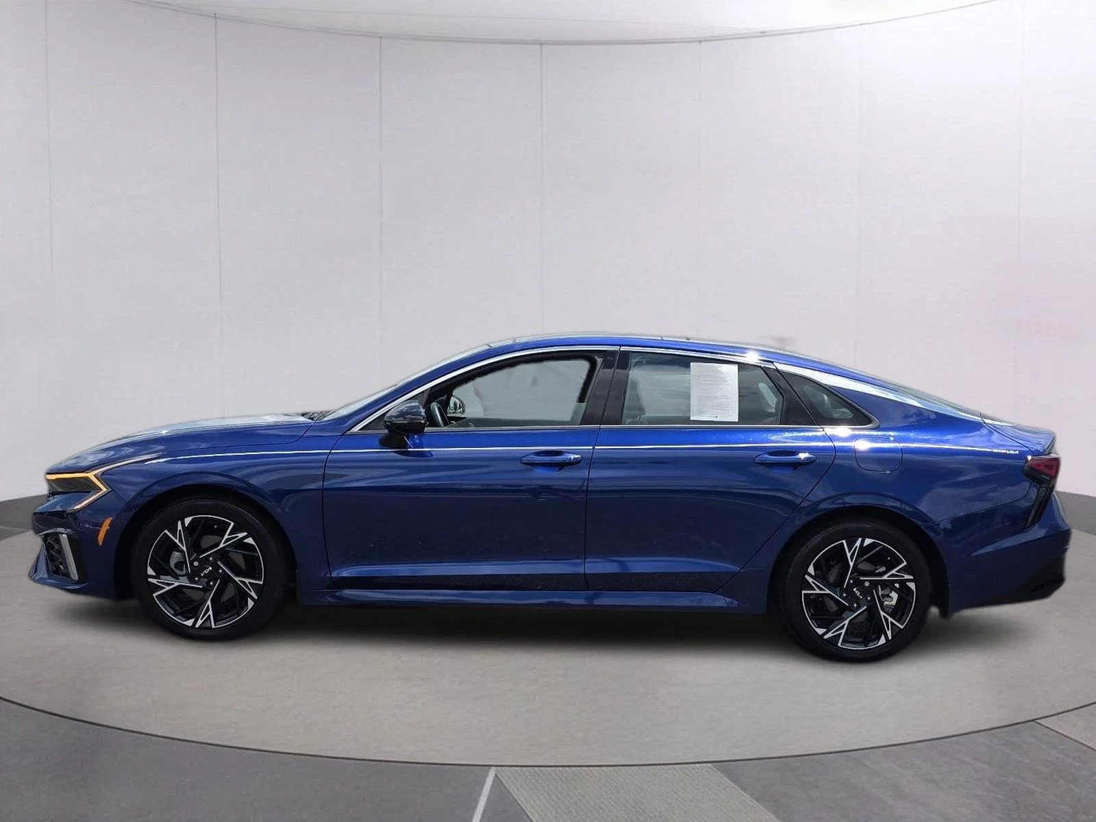 Used 2025 Yacht Blue Kia GT-Line image 8