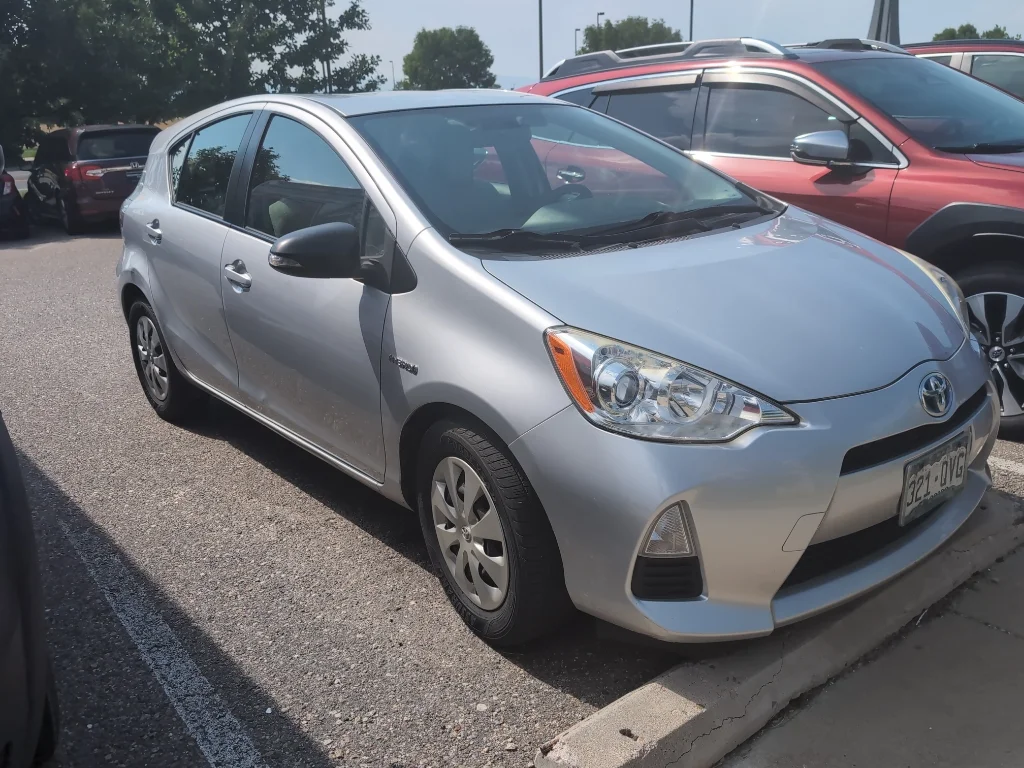Used 2014 Classic Silver Metallic Toyota One image 4