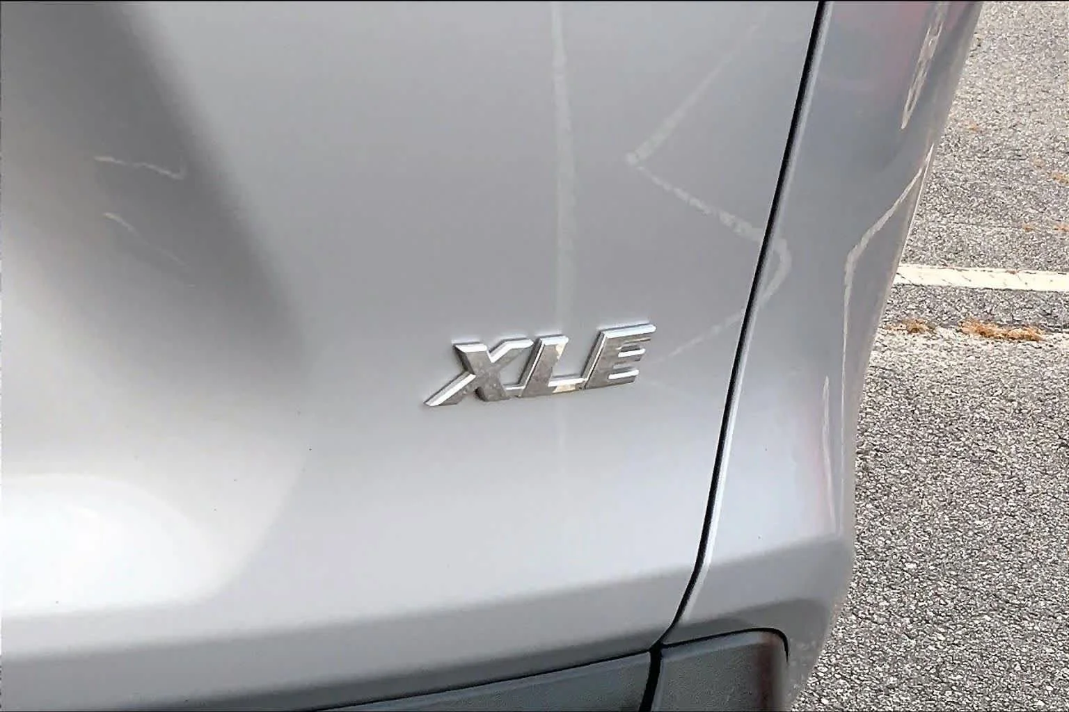 Used 2023 Silver Sky Metallic Toyota XLE image 10
