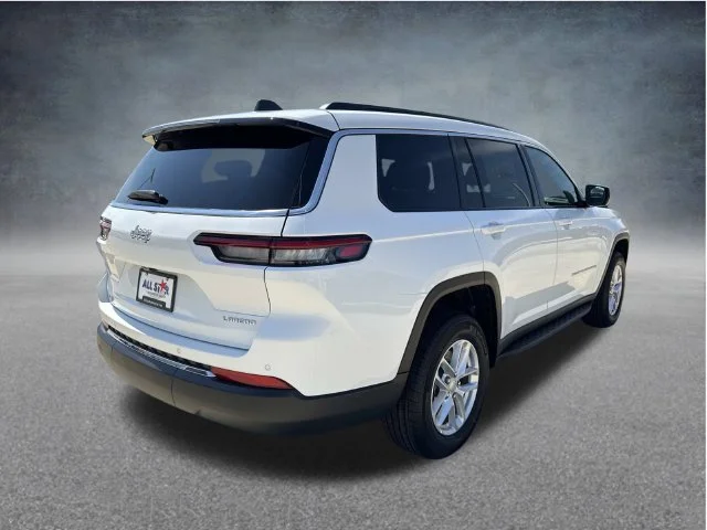 New 2026 Bright White Clear-Coat Exterior Paint Jeep Laredo X image 8