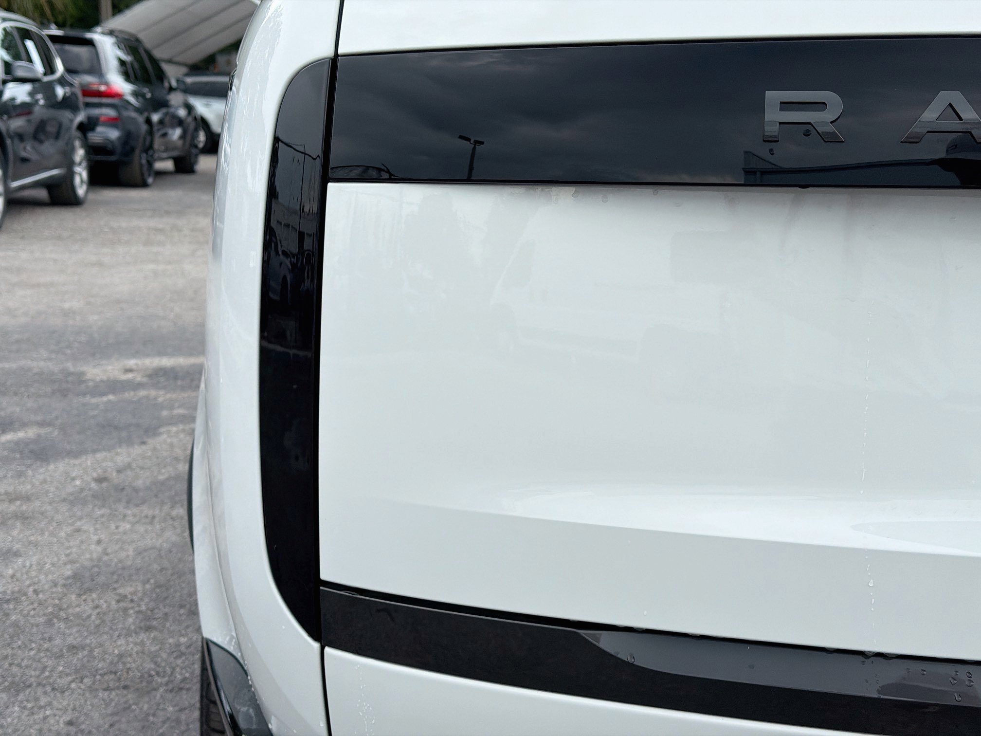 New 2026 Fuji White Land Rover SE image 10