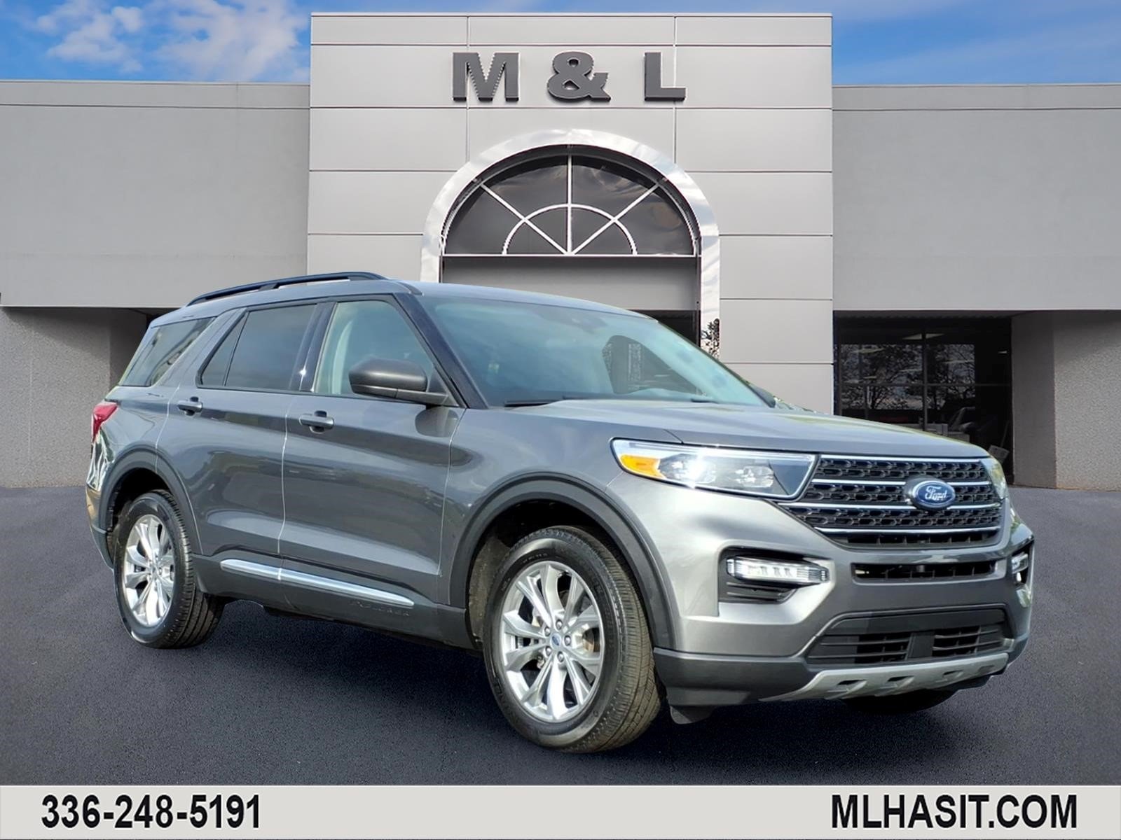 Used 2023 Gray Ford XLT image 1