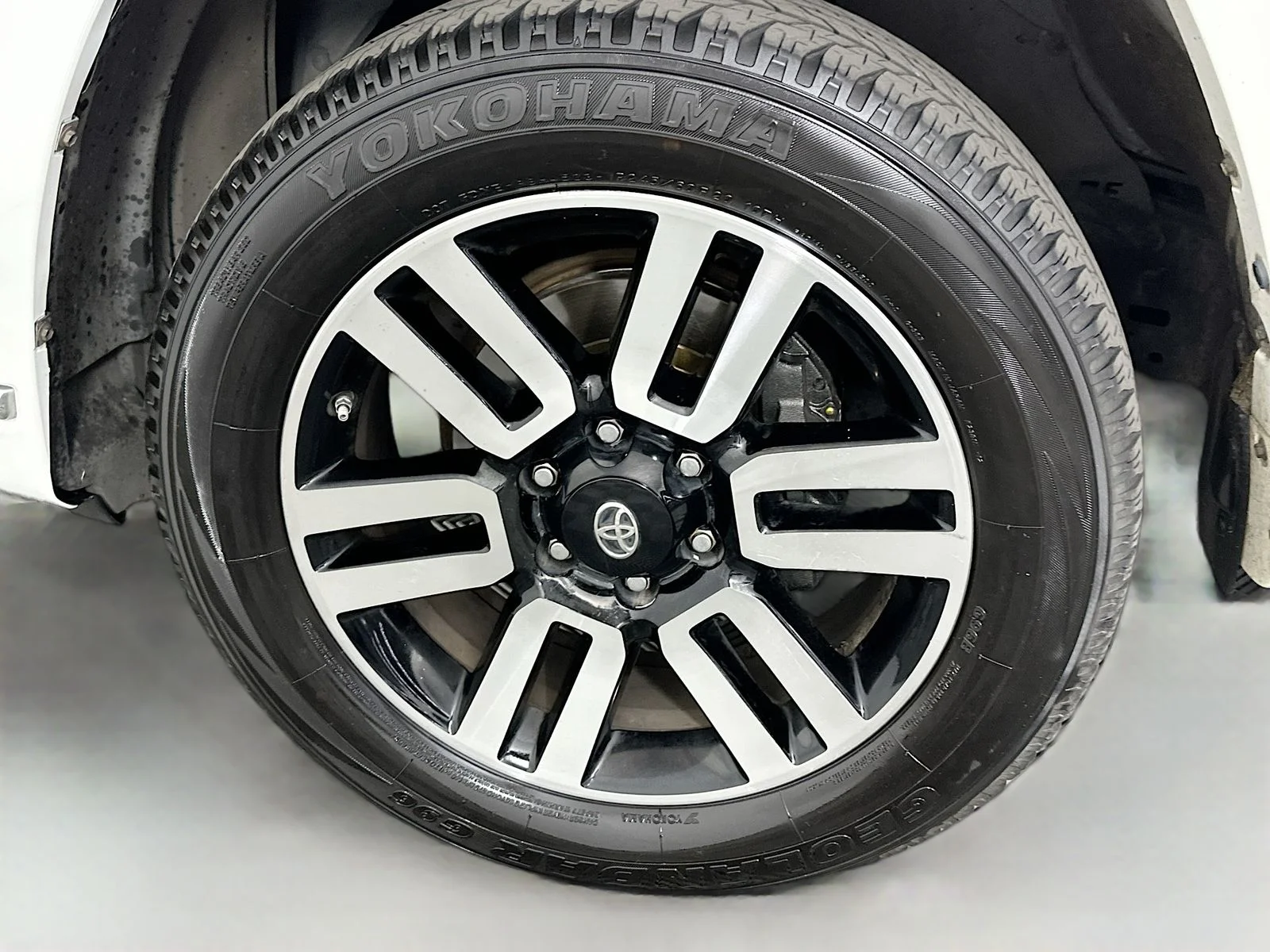 Used 2016 Blizzard Pearl Toyota Limited image 32
