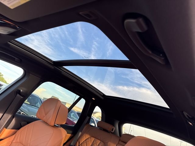 New 2026 Mineral White Metallic BMW sDrive40i image 23