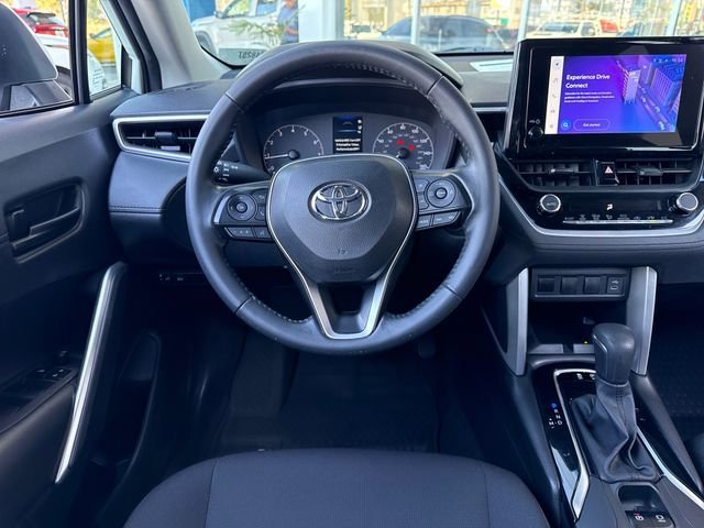 2024 Toyota Corolla Cross LE - Photo 13