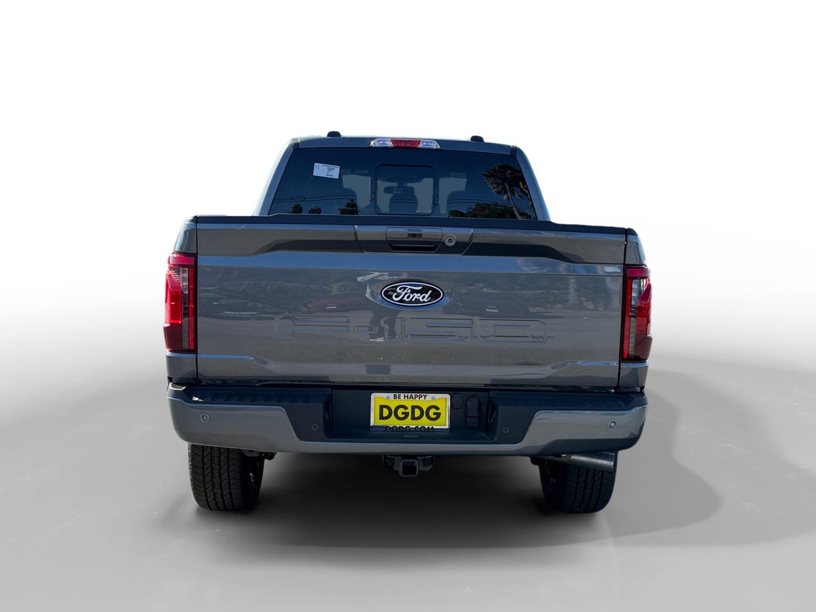 New 2026 Carbonized Gray Metallic Ford XLT image 4