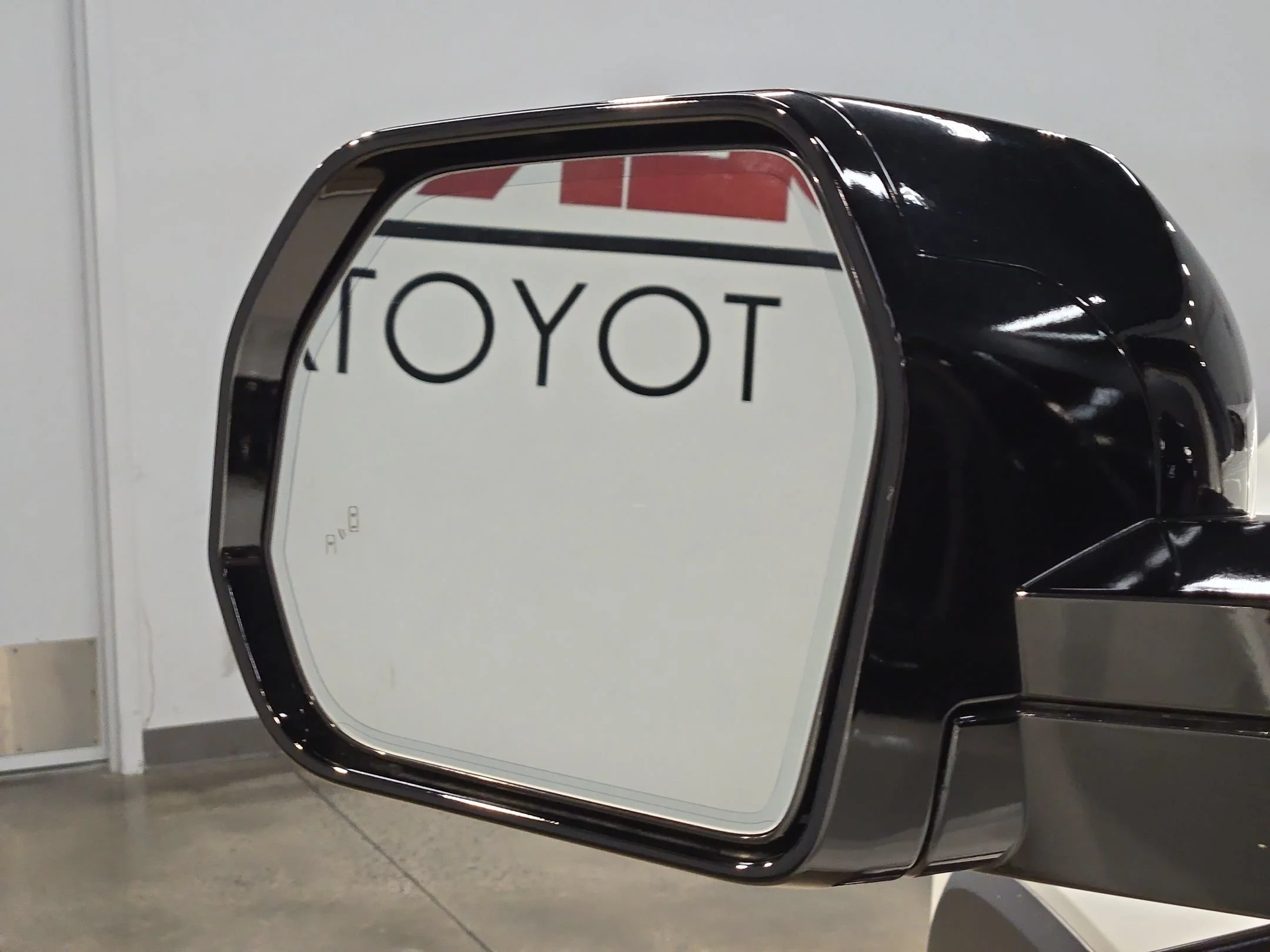 Certified Used 2025 Wind Chill Pearl Toyota Limited image 22