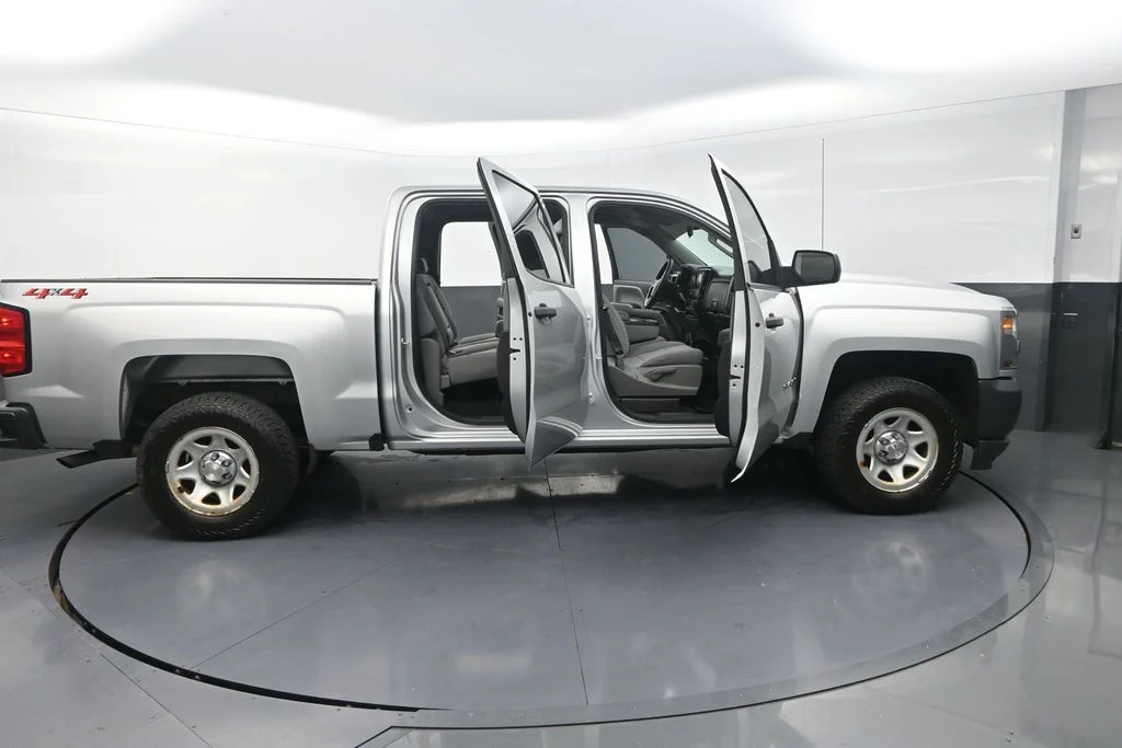 Used 2018 Silver Chevrolet WT image 36