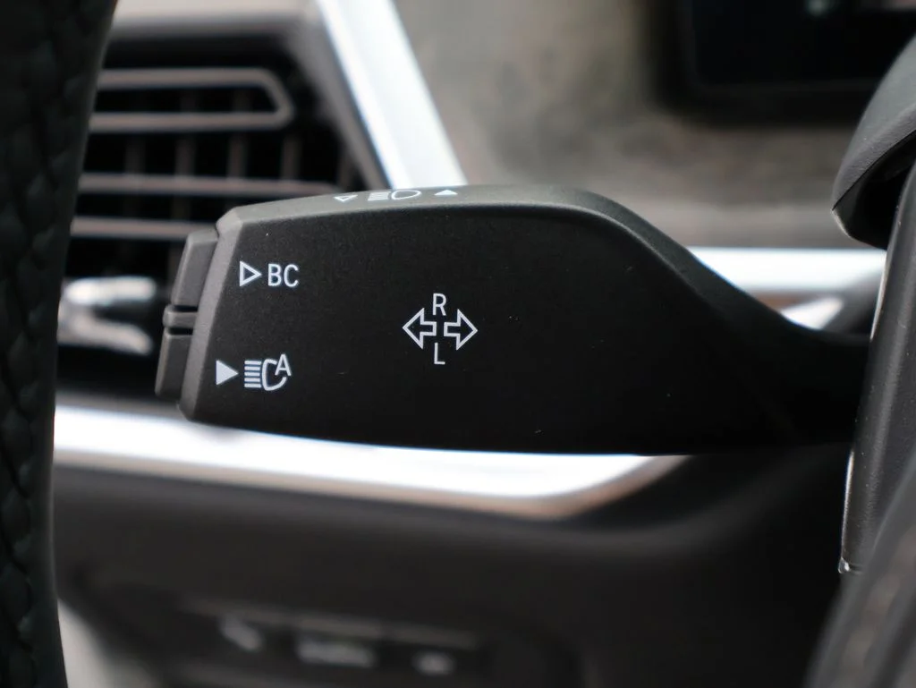 New 2026 White BMW xDrive40i image 38