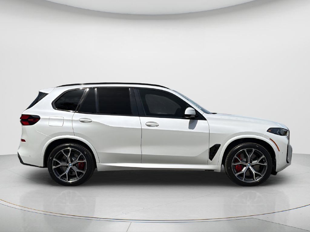 New 2026 Mineral White Metallic BMW xDrive50e image 4