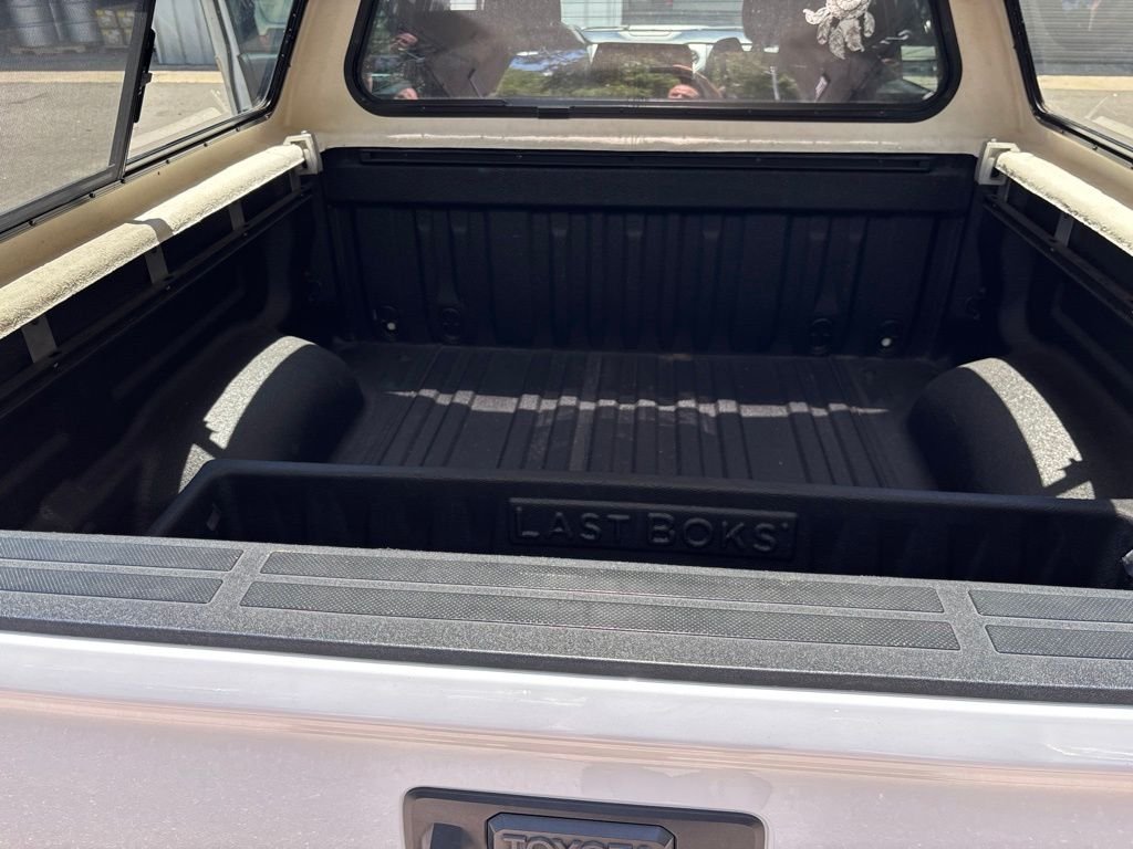 Used 2021 White Toyota SR5 image 31