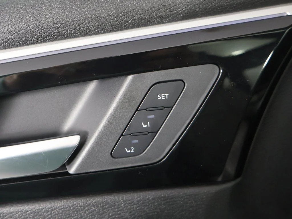 2025 Mitsubishi Outlander SEL Platinum Edition - Photo 42