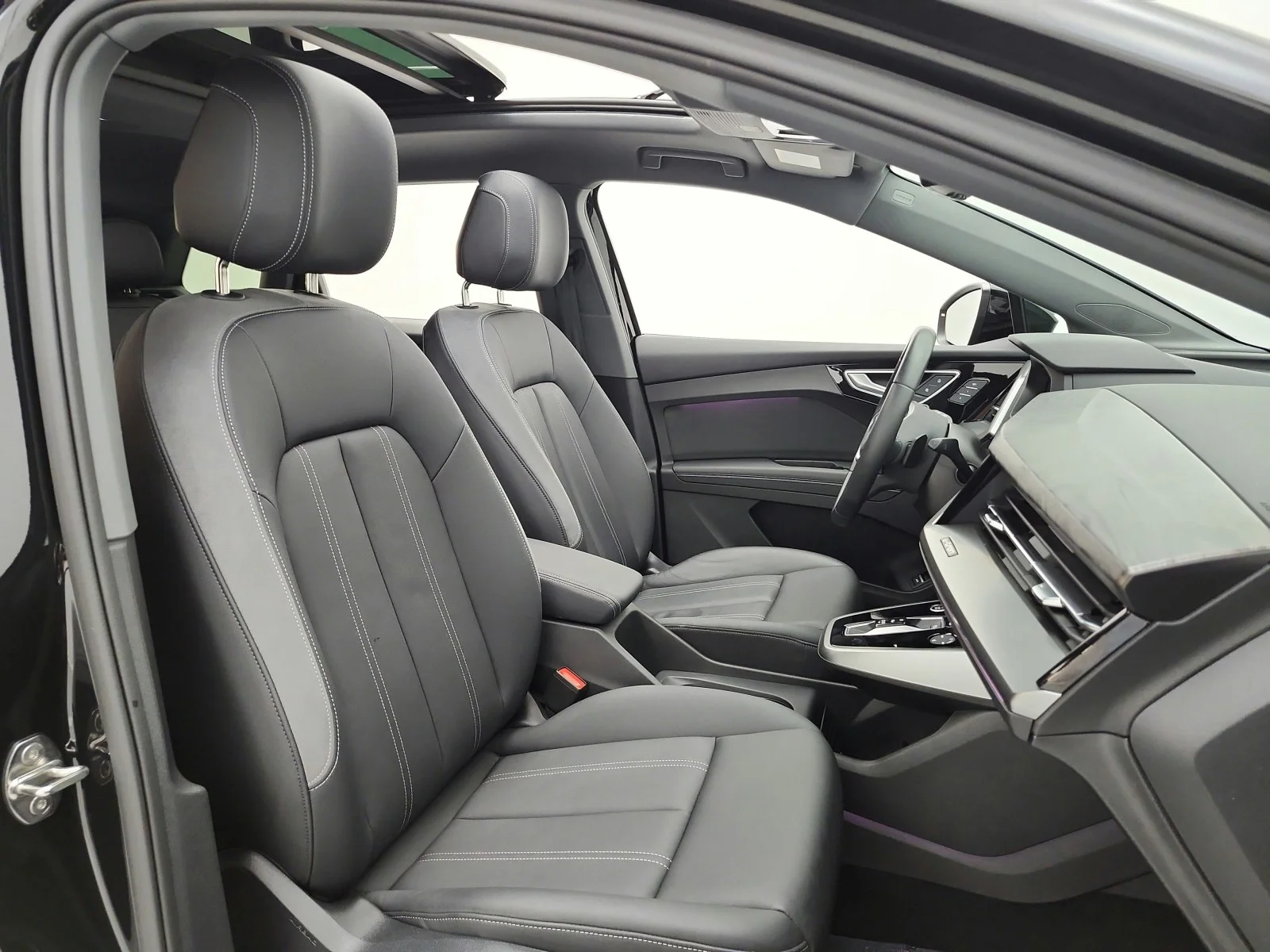 Used 2024 Mythos Black Metallic Audi Premium Plus image 18