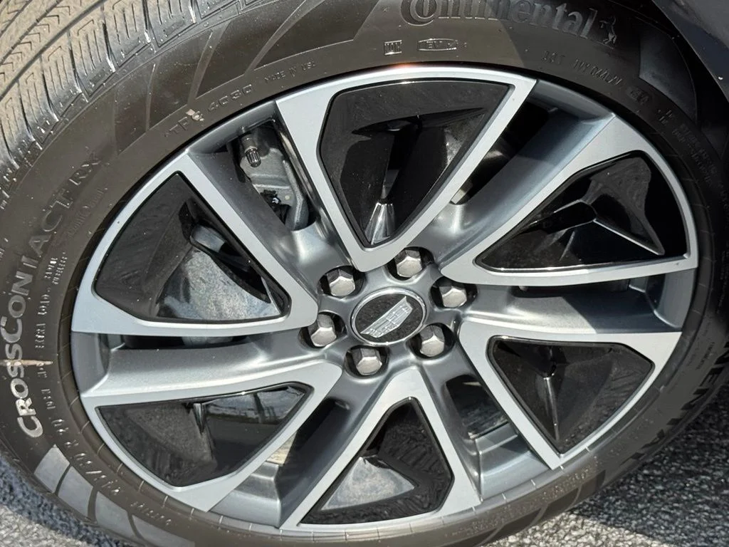 Used 2025 Red Cadillac Sport 2 image 12