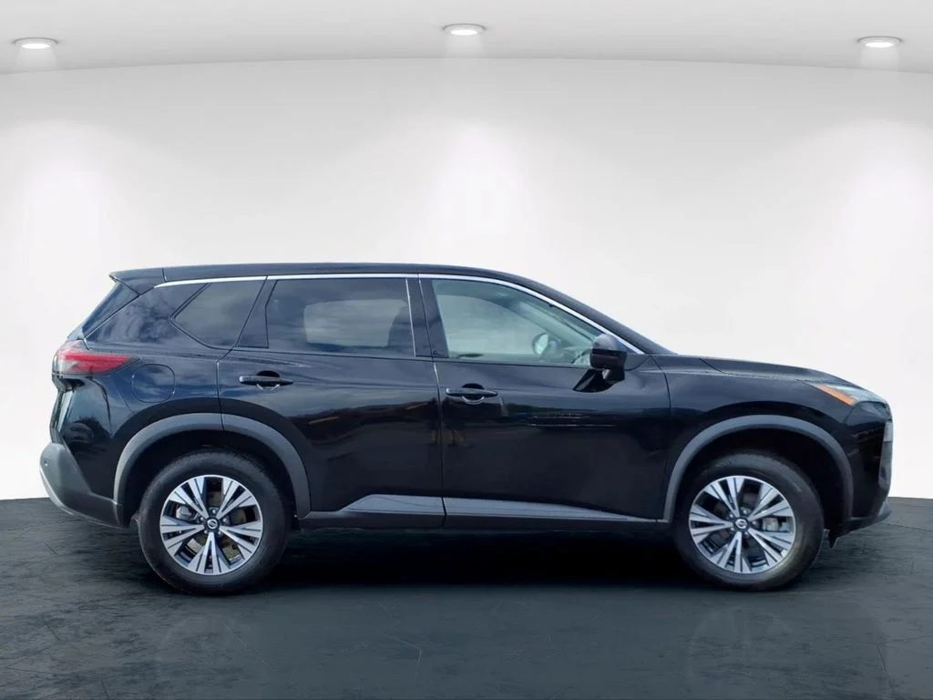 Used 2021 Black Nissan SV image 5