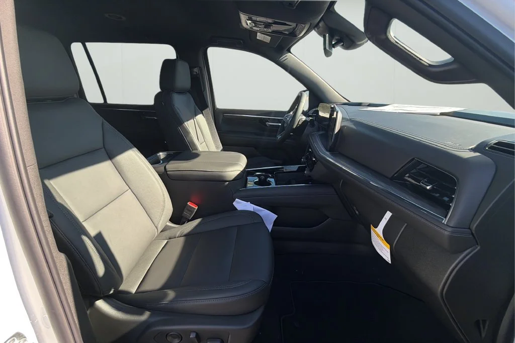 New 2026 Summit White Chevrolet LT image 15