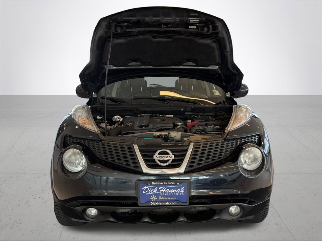 Used 2012 Black Nissan SL image 4