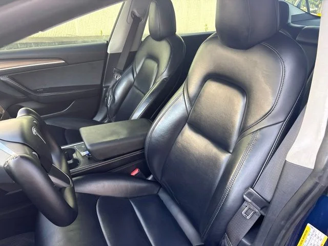 Used 2021  Tesla Standard Range Plus image 25