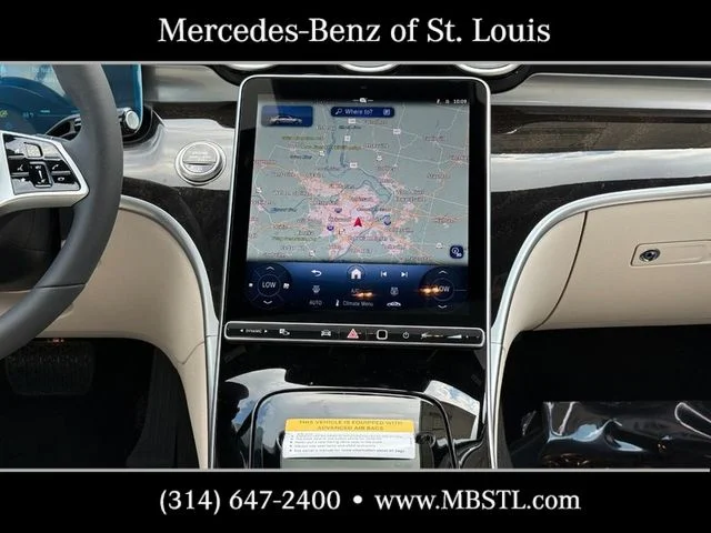 New 2026 MANUFAKTUR Moonlight White Metallic Mercedes-Benz C 300 image 11