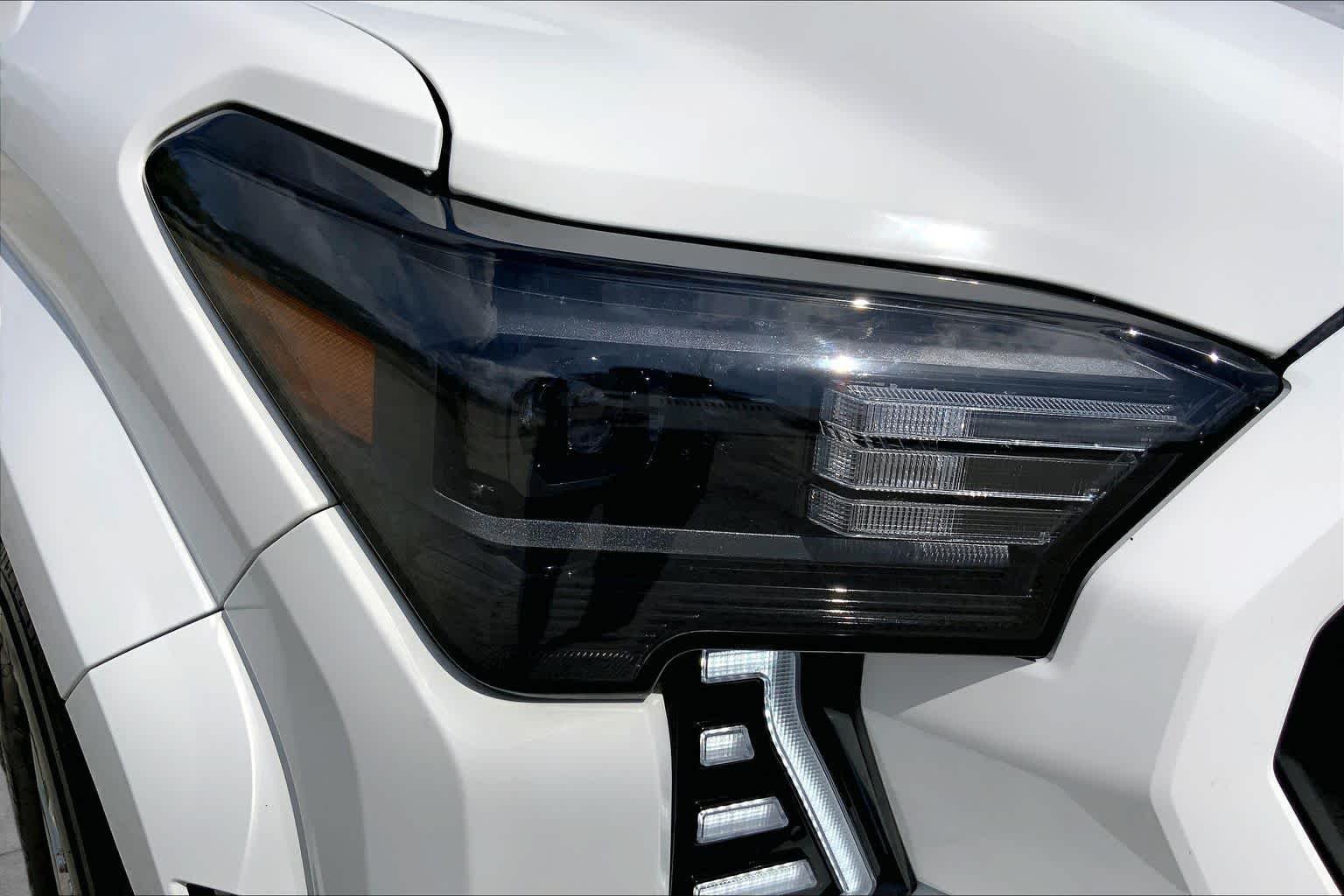 Used 2025 Ice Cap Toyota SR5 image 27