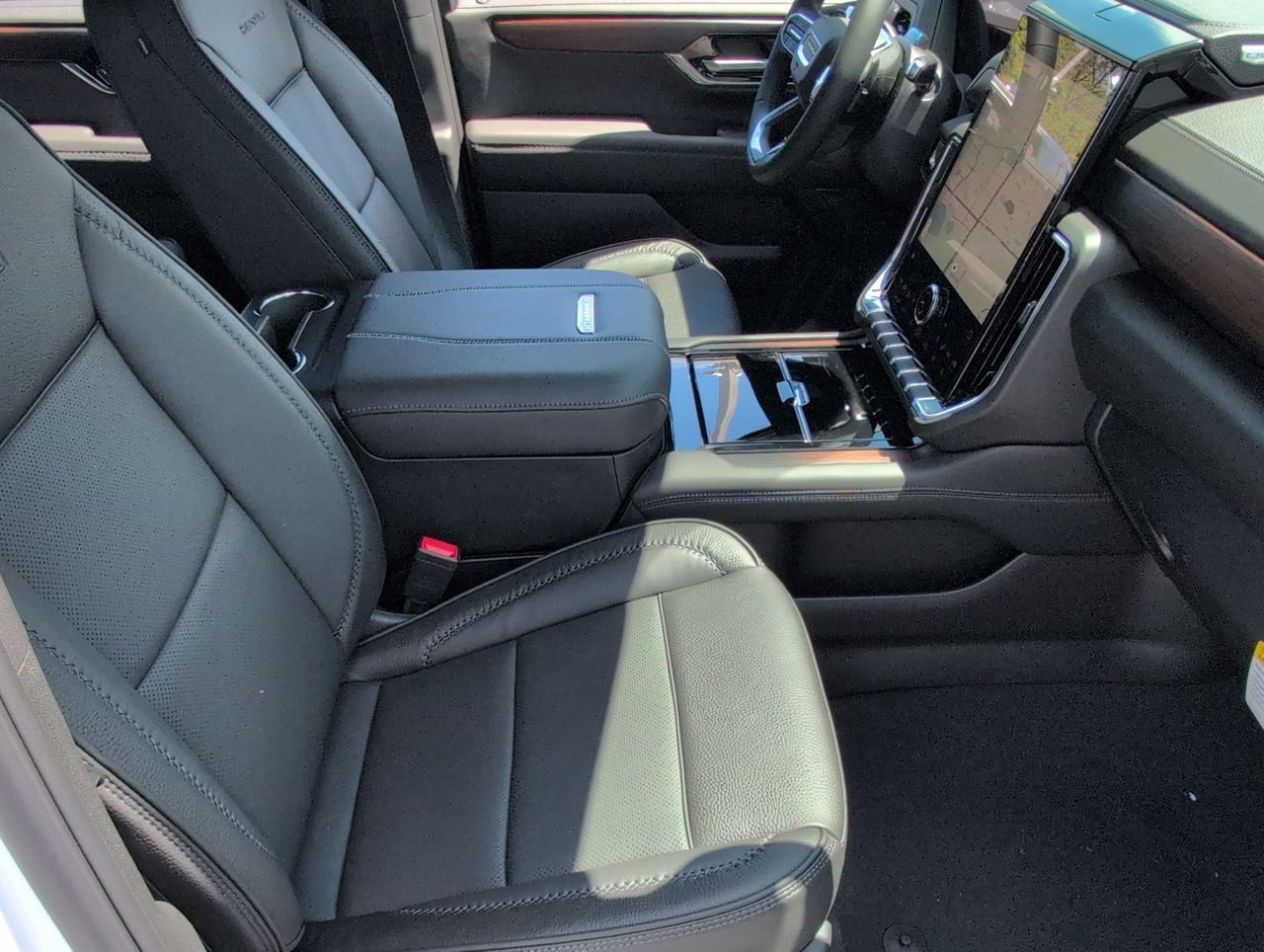 2026 GMC Yukon XL Denali - Photo 29