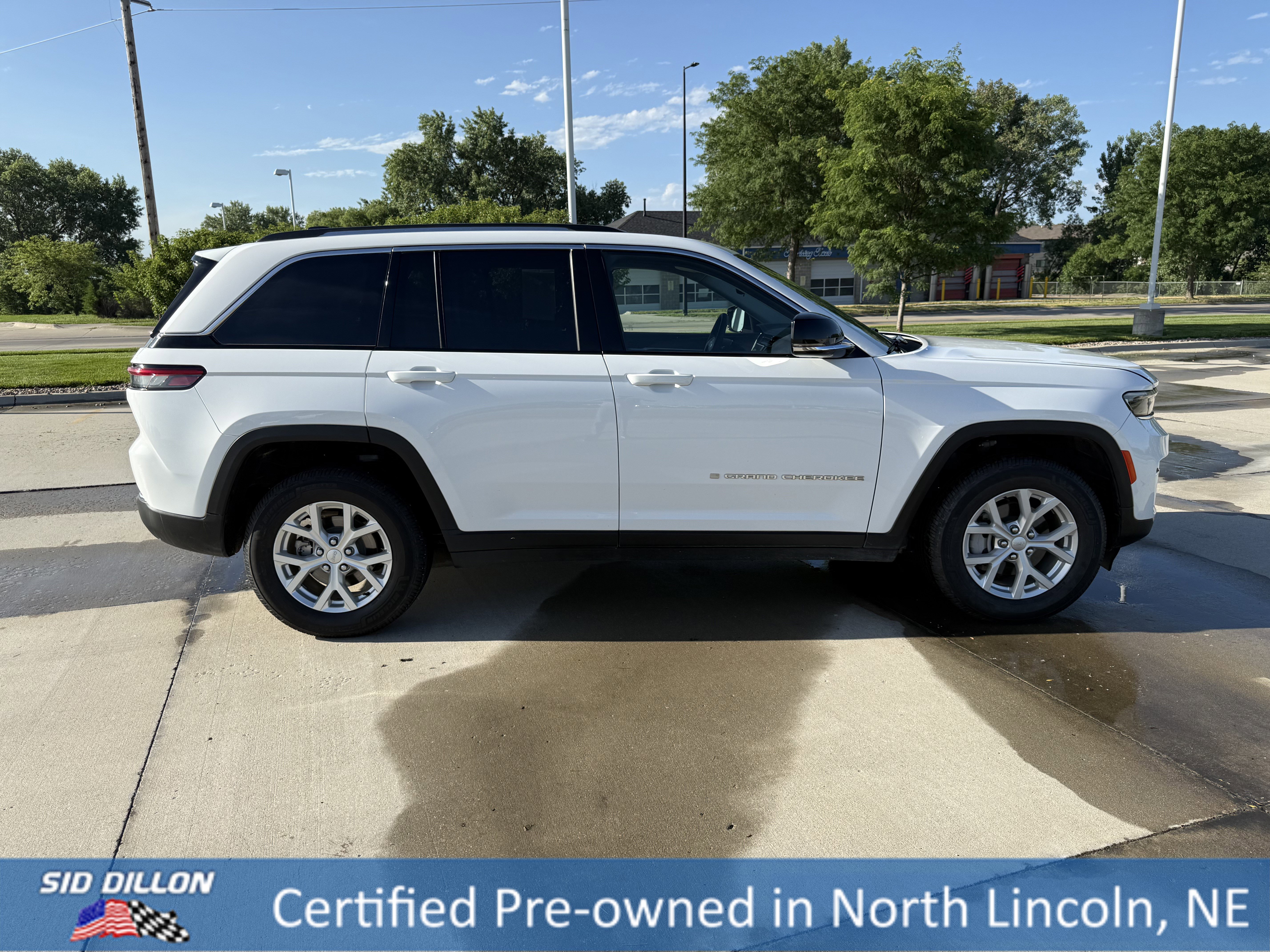 Certified Used 2023 Bright White Clearcoat Jeep Limited image 3
