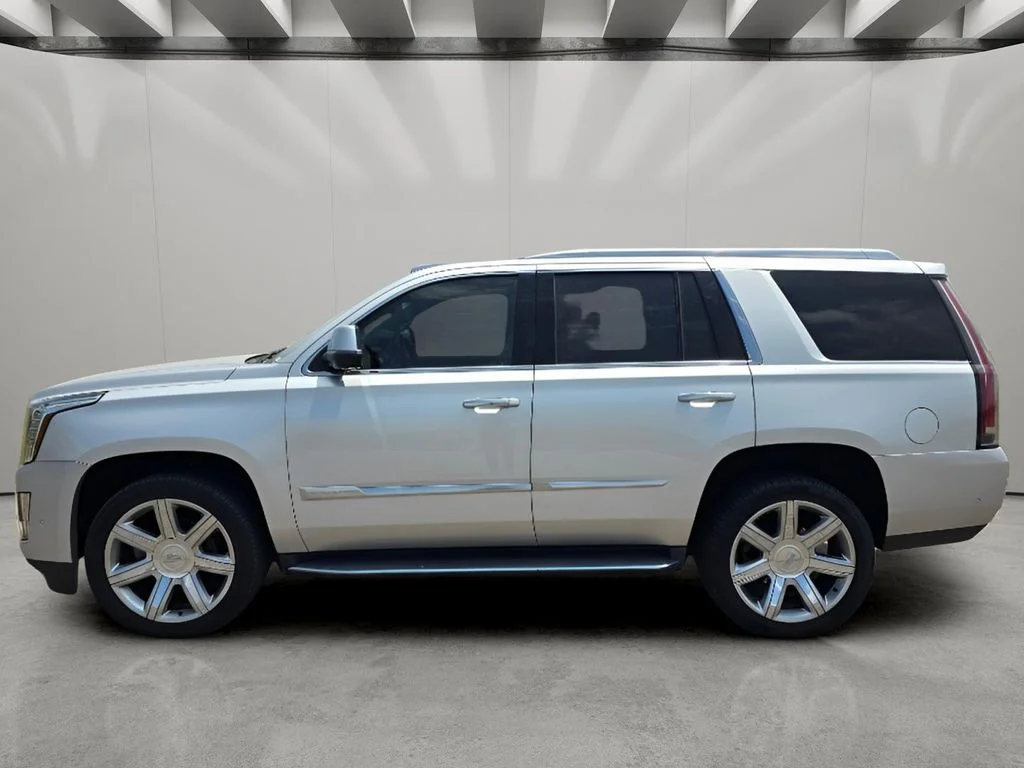Used 2019 Radiant Silver Metallic Cadillac Luxury image 2