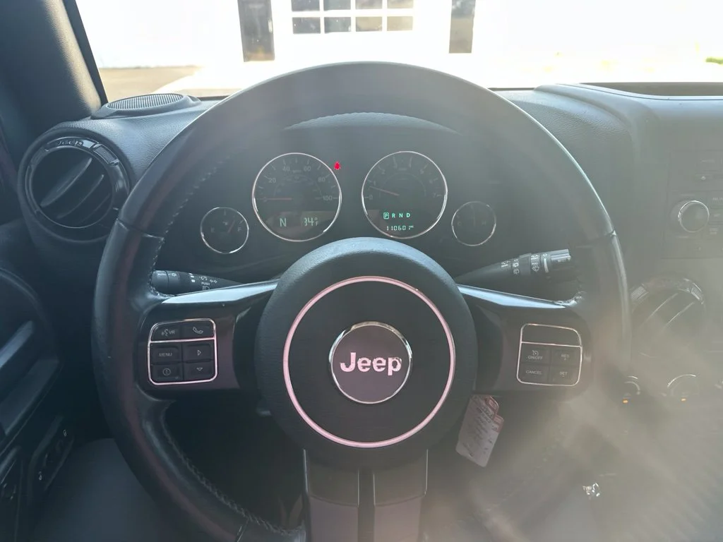 Used 2017 Black Jeep Unlimited Sahara image 7