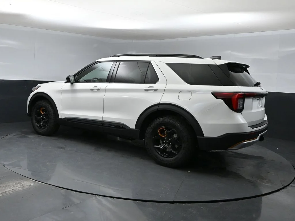 New 2026 White Ford Tremor image 4