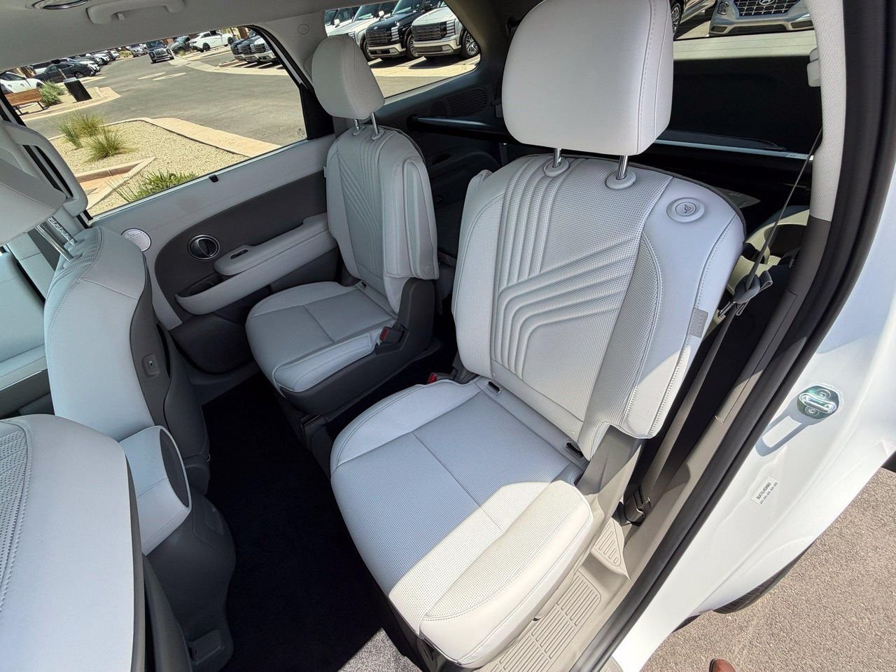 New 2026 White Hyundai SEL Premium image 35