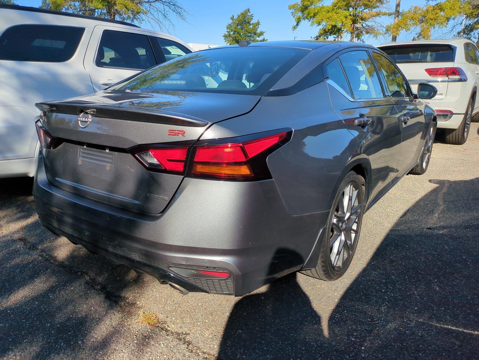 Used 2024 Gun Metallic Nissan 2.0 SR image 3