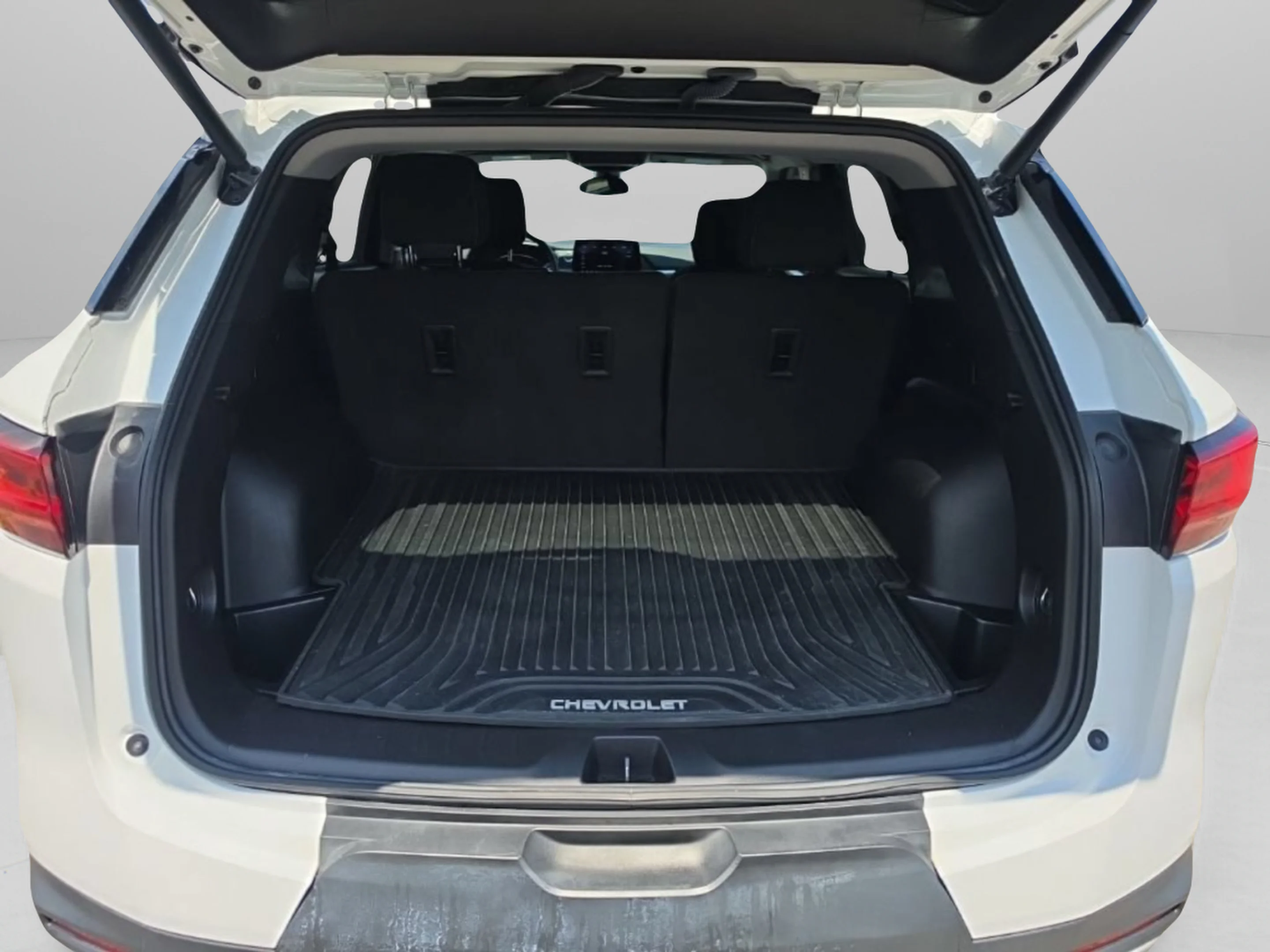 Used 2024 Summit White Chevrolet 2LT image 15