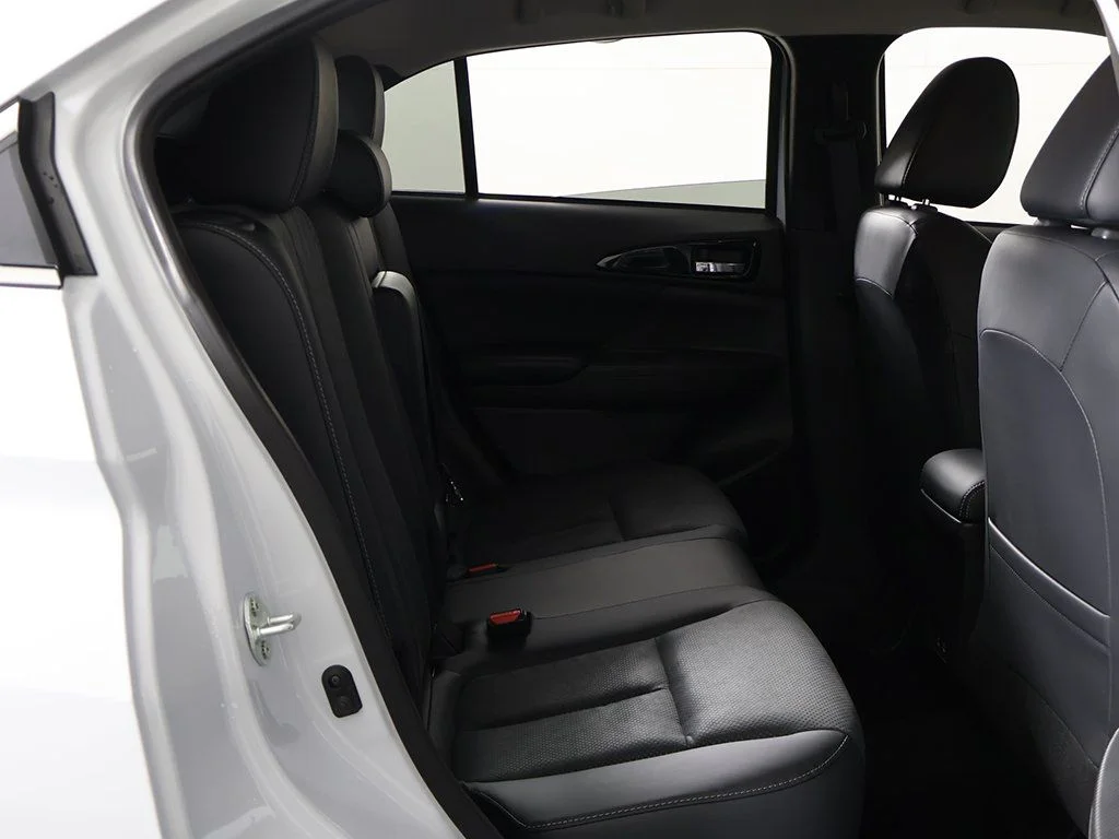 New 2026 White Mitsubishi SE image 32