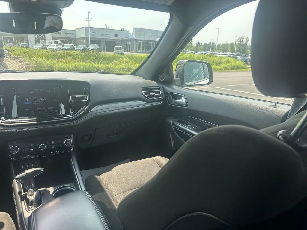 Used 2023 White Dodge SXT image 11