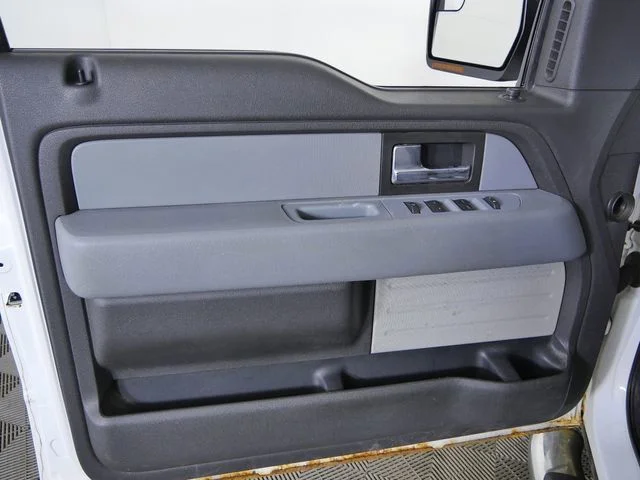 Used 2013 White Ford XLT image 21