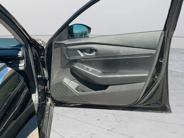 Used 2025 Black Honda SE image 22