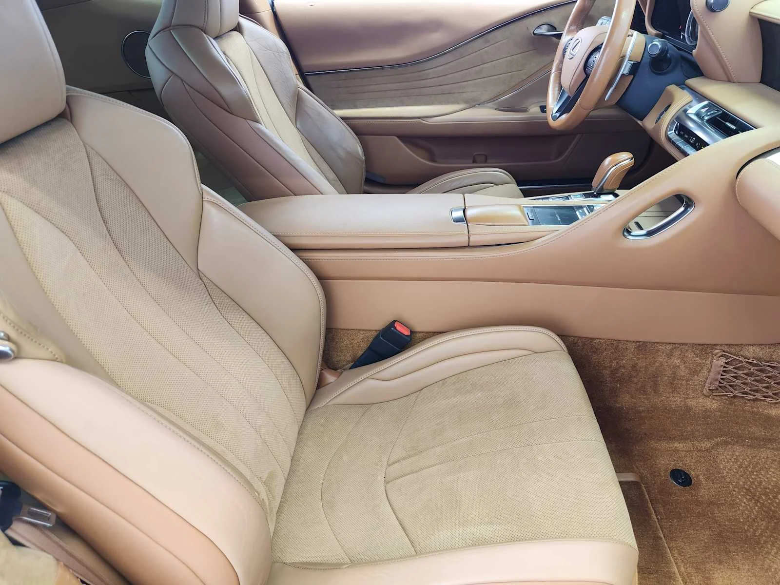 Used 2018 Ultra White Lexus  image 10