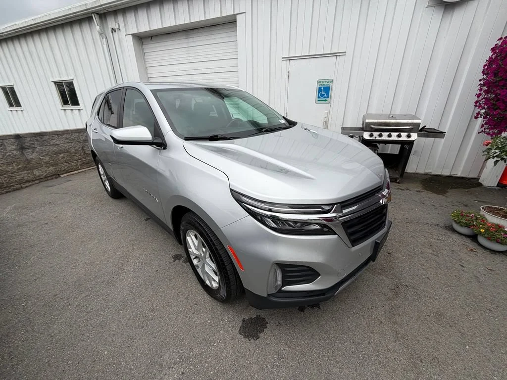Used 2022 Silver Ice Metallic Chevrolet LT image 7