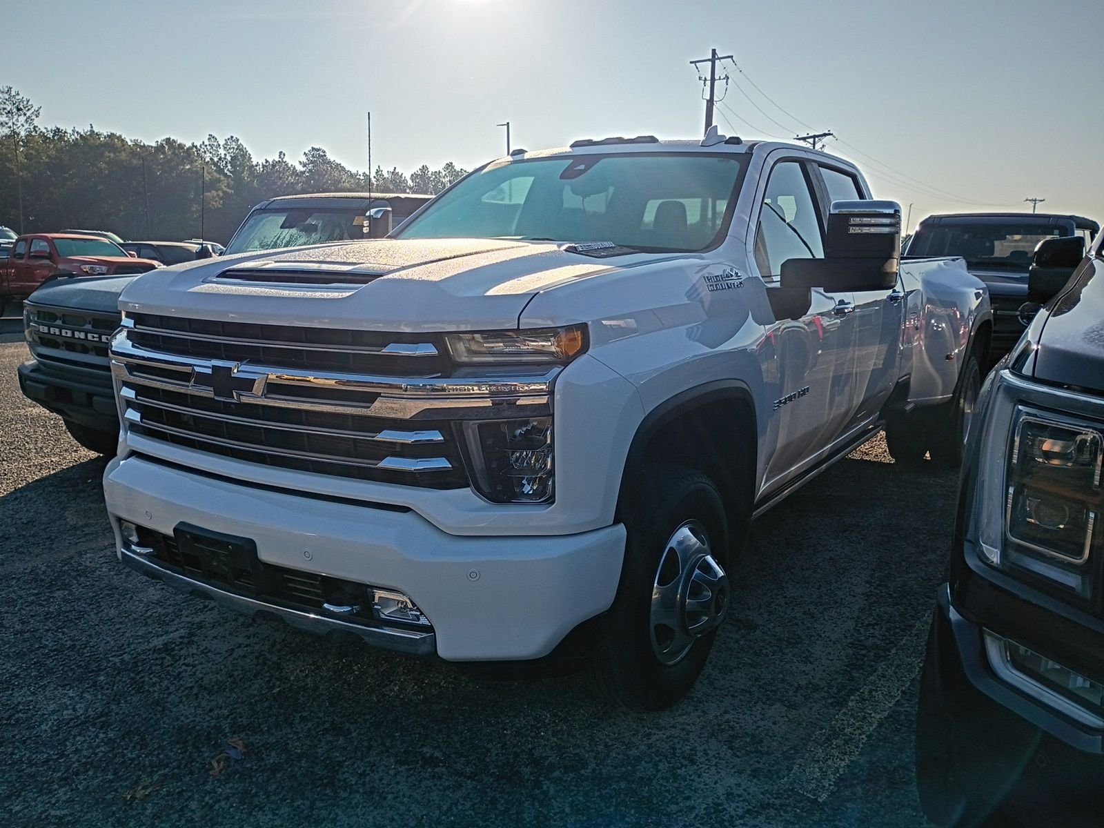 Used 2021 White Chevrolet High Country image 1