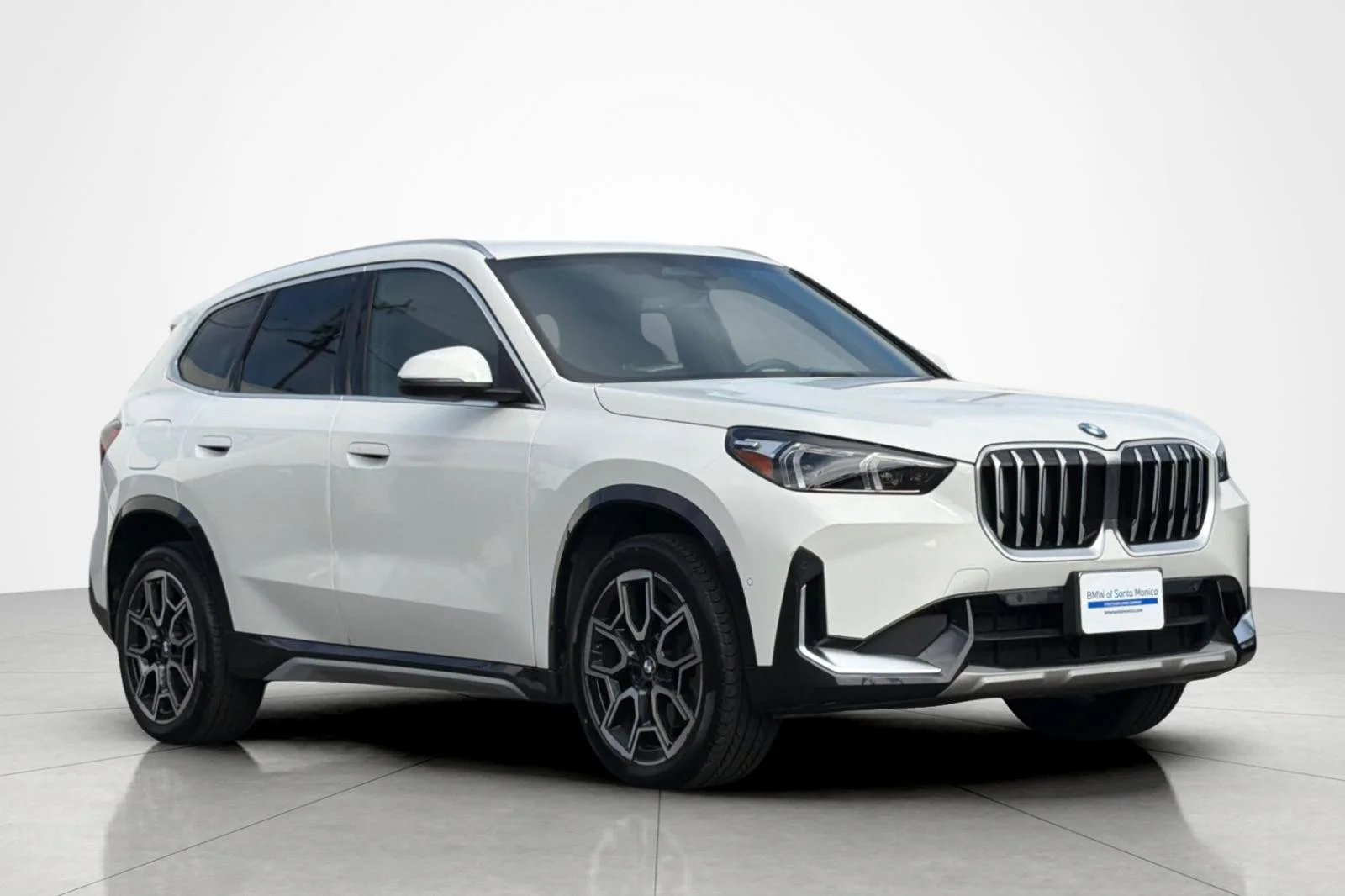 Used 2025 Alpine White BMW xDrive28i image 7