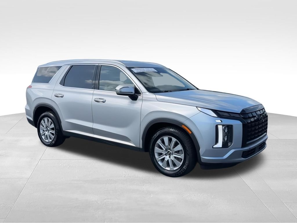 Used 2025 Silver Hyundai SEL image 2