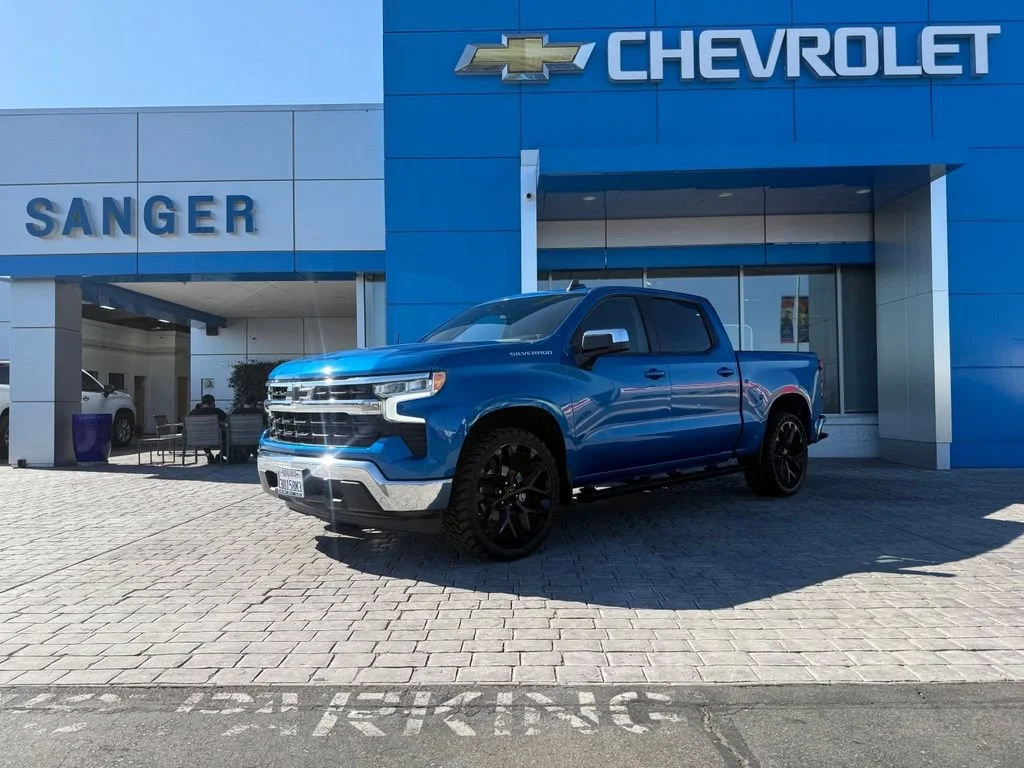 Used 2022 Glacier Blue Metallic Chevrolet LT image 2