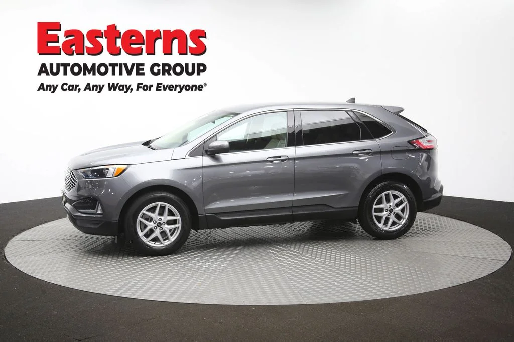 Used 2023 Gray Ford SEL image 58