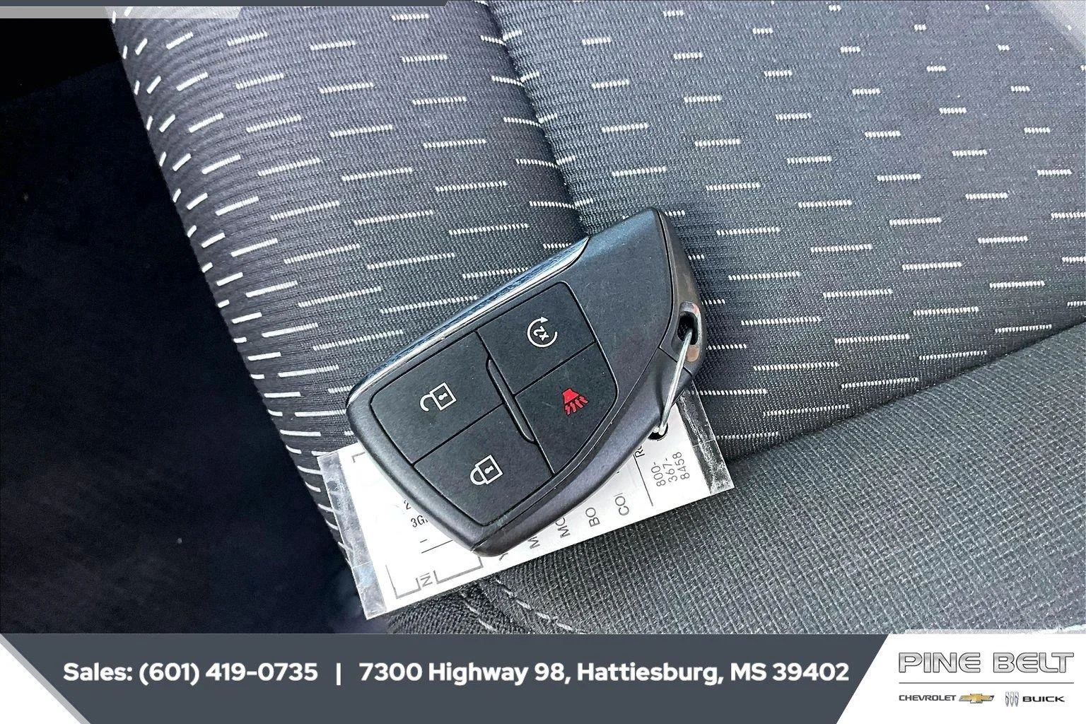 Used 2026 Summit White Chevrolet LT image 9