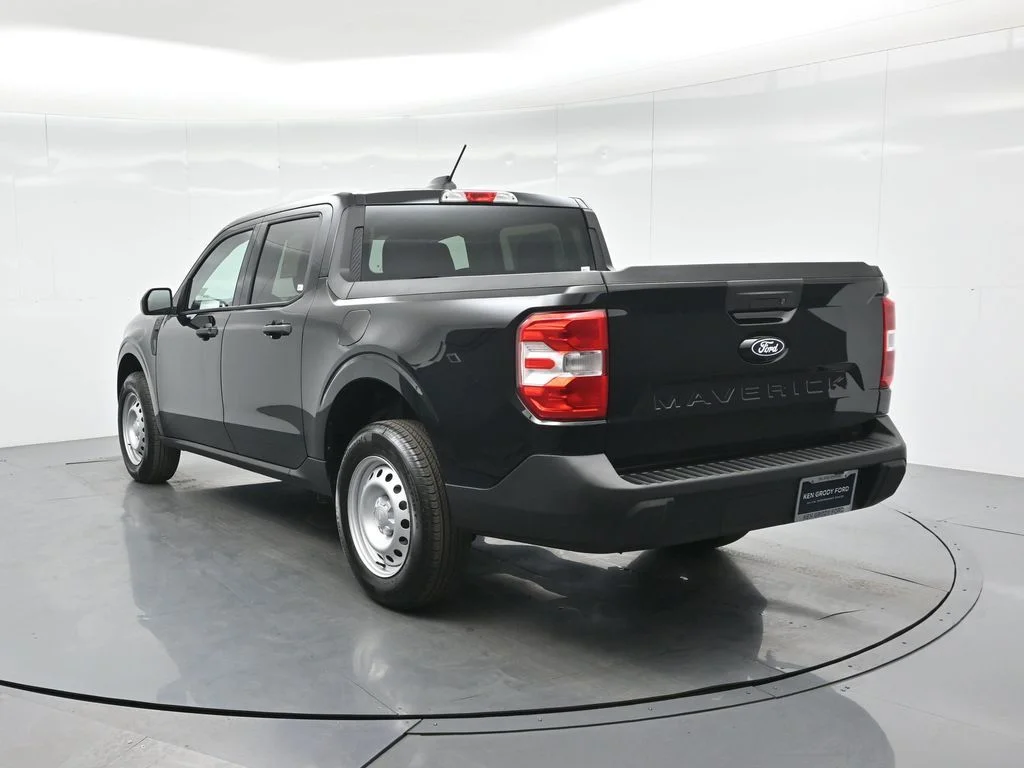 Used 2025 Black Ford XL image 27