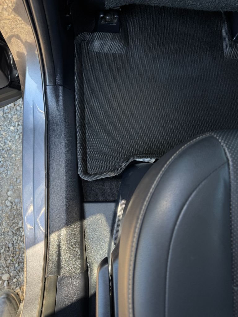 Used 2019 Atomic Silver Lexus 300 Base image 37